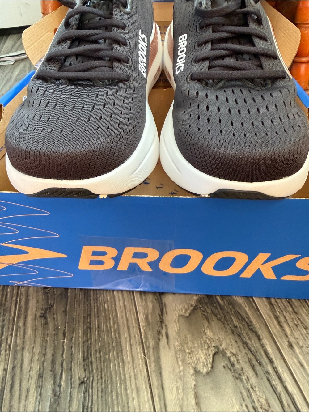 Brooks Ghost Max 3 Women's Running Shoes Black & Rose NWT in Box Sz 10 Sneakers - Picture 7 of 9